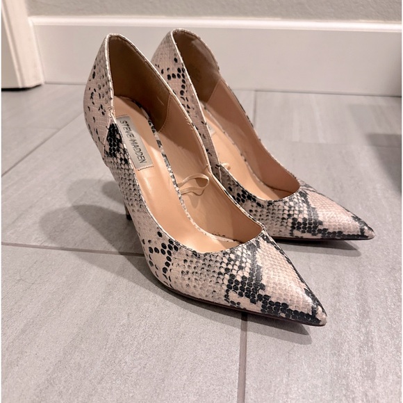 Steve Madden Heels - Picture 1 of 4